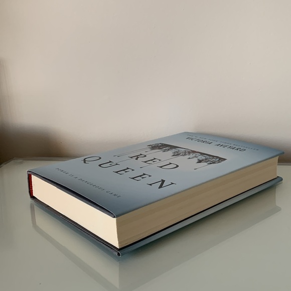 Hardcover Red Queen By Victoria Aveyard hardback book YA Fantasy Hardback books - Picture 8 of 9